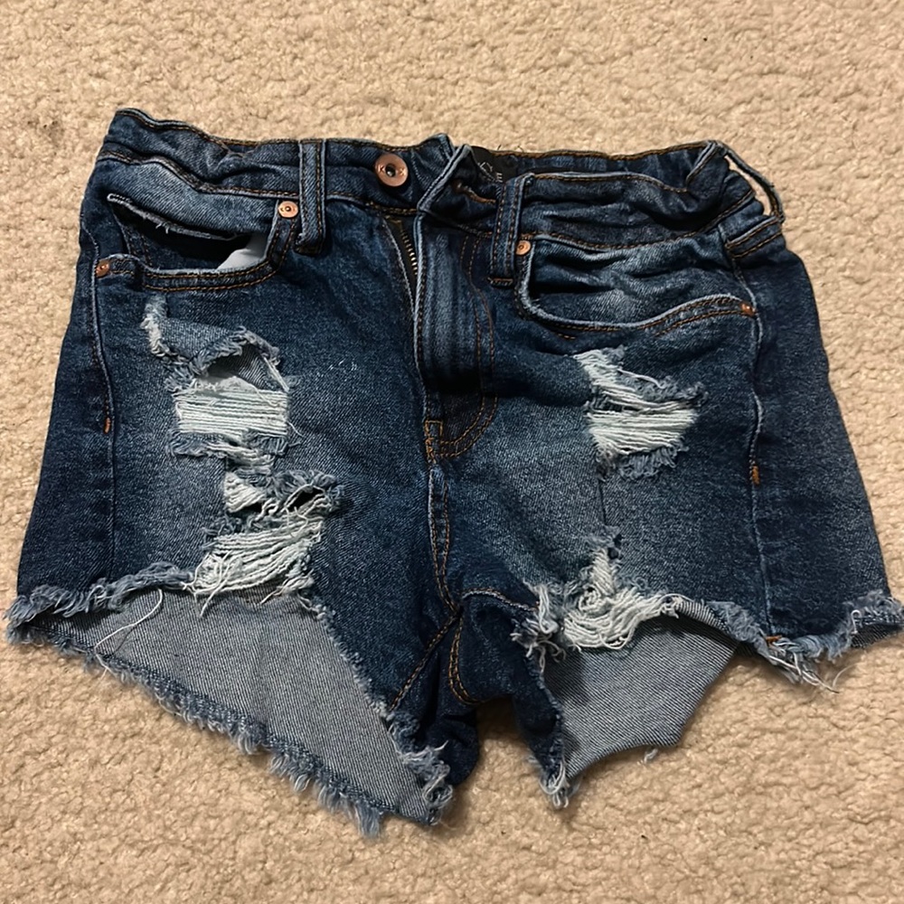 kendall & kylie dark wash ripped jean shorts